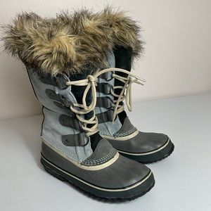 Sorel • Joan of Acrtic snow boots